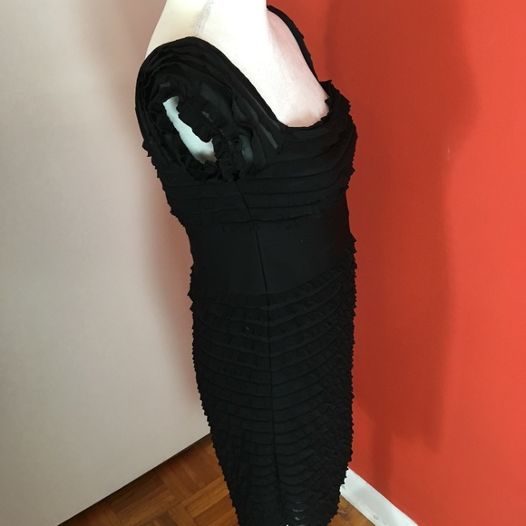 Max Studio ladies lined black cap-sleeve dress - Picture 6 of 8